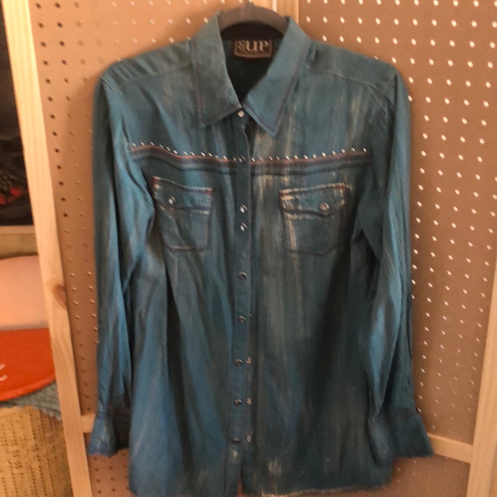 Cowgirl button down long sleeve shirt with pearl